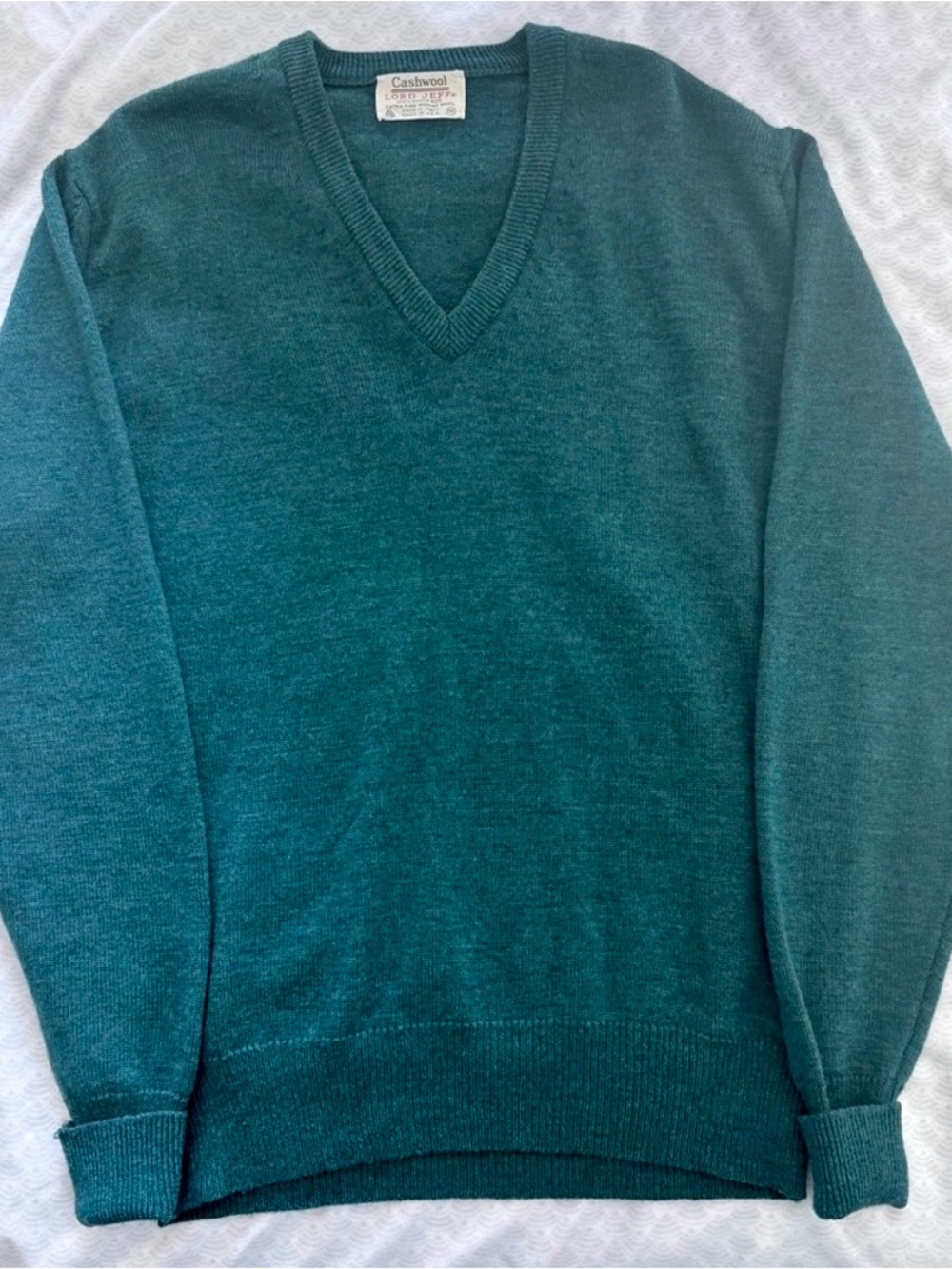 Cashwool 100% merino wool men’s teal blue V-neck sweater, size medium